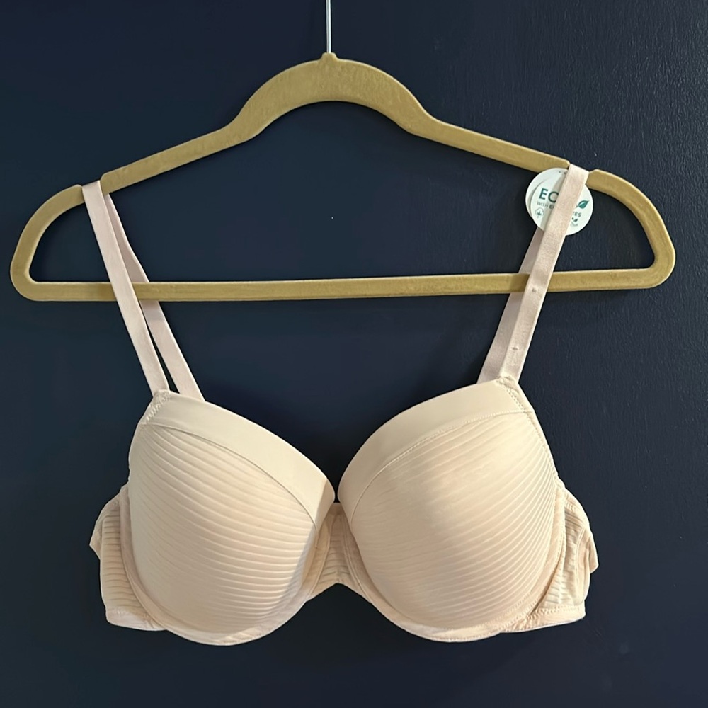 Holiday Sale! Dorina Women's Light Padded 2 Piece Bra Set.
